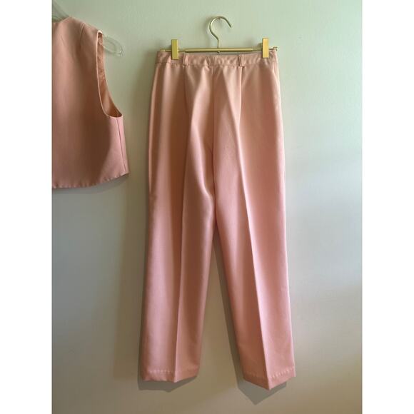 Vintage peach two-piece polyester pants suit size 7/8
70s disco era - Picture 6 of 6